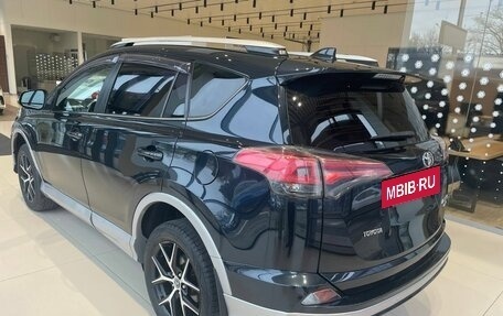 Toyota RAV4, 2016 год, 2 490 000 рублей, 4 фотография