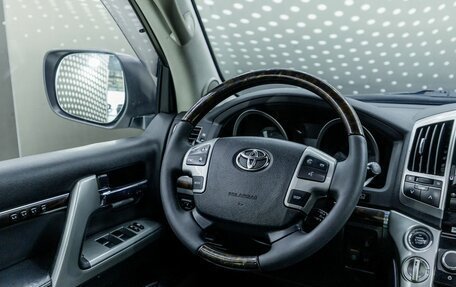 Toyota Land Cruiser 200, 2015 год, 4 095 000 рублей, 12 фотография