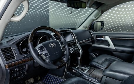 Toyota Land Cruiser 200, 2015 год, 4 095 000 рублей, 20 фотография
