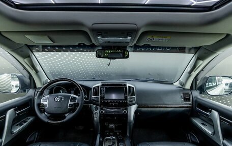 Toyota Land Cruiser 200, 2015 год, 4 095 000 рублей, 9 фотография