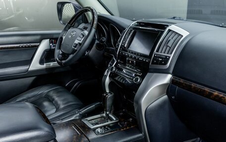 Toyota Land Cruiser 200, 2015 год, 4 095 000 рублей, 25 фотография