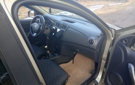 Renault Logan II, 2014 год, 590 000 рублей, 1 фотография