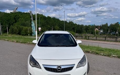 Opel Astra J, 2012 год, 650 000 рублей, 1 фотография
