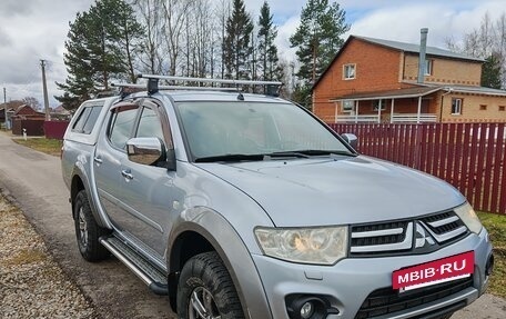 Mitsubishi L200 IV рестайлинг, 2014 год, 2 200 000 рублей, 2 фотография