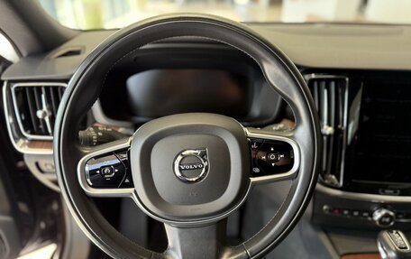 Volvo V60 Cross Country II, 2021 год, 3 640 000 рублей, 10 фотография