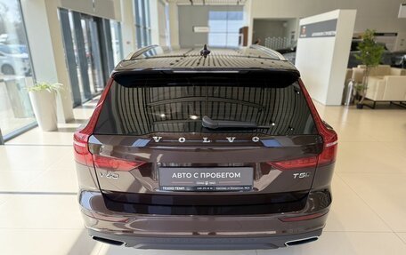 Volvo V60 Cross Country II, 2021 год, 3 640 000 рублей, 6 фотография