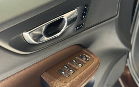 Volvo V60 Cross Country II, 2021 год, 3 640 000 рублей, 9 фотография