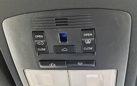 Toyota Harrier, 2018 год, 2 550 000 рублей, 22 фотография