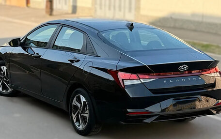 Hyundai Elantra, 2022 год, 1 350 000 рублей, 5 фотография