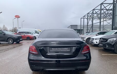 Mercedes-Benz E-Класс, 2019 год, 3 580 000 рублей, 4 фотография