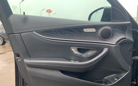 Mercedes-Benz E-Класс, 2019 год, 3 580 000 рублей, 10 фотография