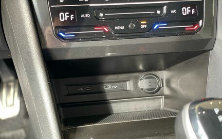 Volkswagen Tiguan II, 2021 год, 2 460 000 рублей, 13 фотография