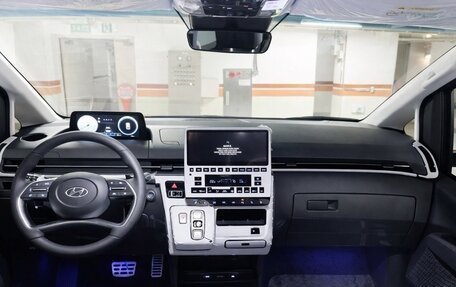 Hyundai Staria, 2025 год, 11 890 000 рублей, 7 фотография