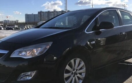 Opel Astra J, 2010 год, 600 000 рублей, 1 фотография
