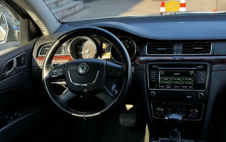 Skoda Superb III рестайлинг, 2011 год, 889 000 рублей, 13 фотография