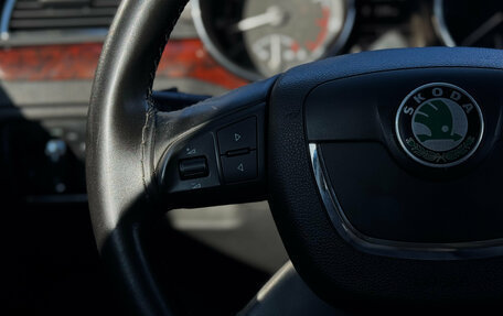 Skoda Superb III рестайлинг, 2011 год, 889 000 рублей, 25 фотография