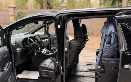 Toyota Alphard III, 2021 год, 4 900 000 рублей, 21 фотография