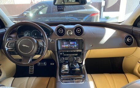 Jaguar XJ IV (X351), 2016 год, 2 400 000 рублей, 10 фотография