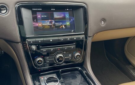 Jaguar XJ IV (X351), 2016 год, 2 400 000 рублей, 12 фотография