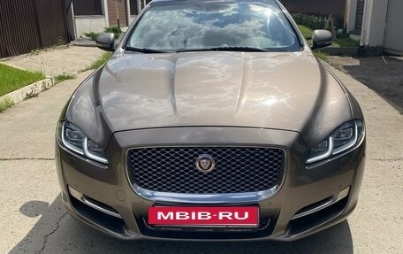 Jaguar XJ IV (X351), 2016 год, 2 400 000 рублей, 5 фотография