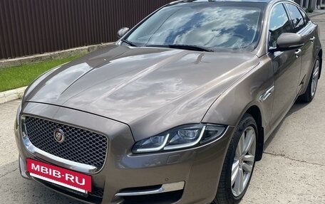 Jaguar XJ IV (X351), 2016 год, 2 400 000 рублей, 2 фотография