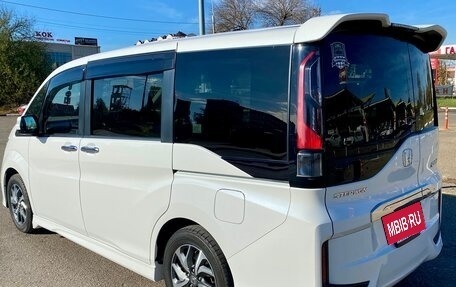 Honda Stepwgn IV, 2015 год, 1 950 000 рублей, 4 фотография