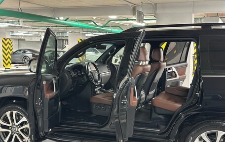 Toyota Land Cruiser 200, 2015 год, 6 399 000 рублей, 28 фотография