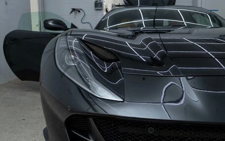 Ferrari 812, 2017 год, 28 000 000 рублей, 3 фотография