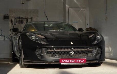 Ferrari 812, 2017 год, 28 000 000 рублей, 4 фотография