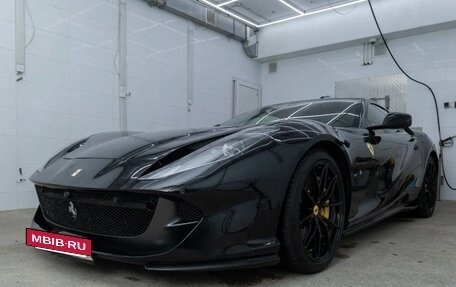 Ferrari 812, 2017 год, 28 000 000 рублей, 5 фотография