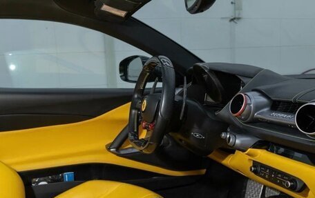 Ferrari 812, 2017 год, 28 000 000 рублей, 9 фотография