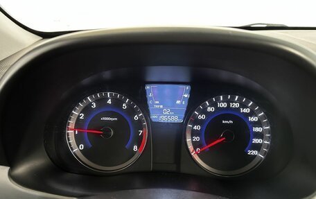 Hyundai Solaris II рестайлинг, 2011 год, 435 000 рублей, 16 фотография