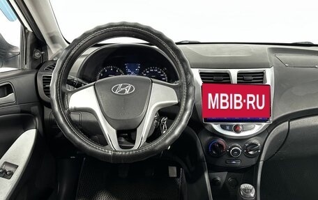 Hyundai Solaris II рестайлинг, 2011 год, 435 000 рублей, 17 фотография
