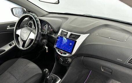 Hyundai Solaris II рестайлинг, 2011 год, 435 000 рублей, 20 фотография