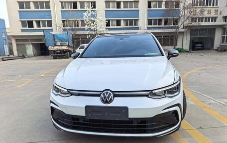 Volkswagen Golf VIII, 2022 год, 1 555 000 рублей, 2 фотография