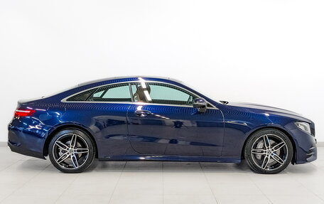 Mercedes-Benz E-Класс, 2020 год, 5 500 000 рублей, 4 фотография