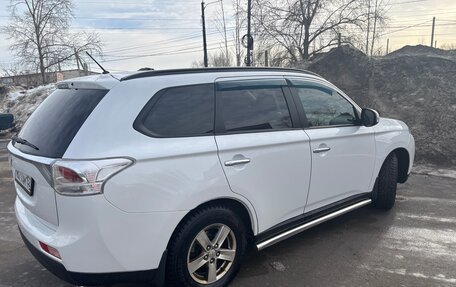 Mitsubishi Outlander III рестайлинг 3, 2012 год, 1 350 000 рублей, 4 фотография