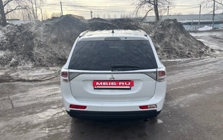 Mitsubishi Outlander III рестайлинг 3, 2012 год, 1 350 000 рублей, 2 фотография