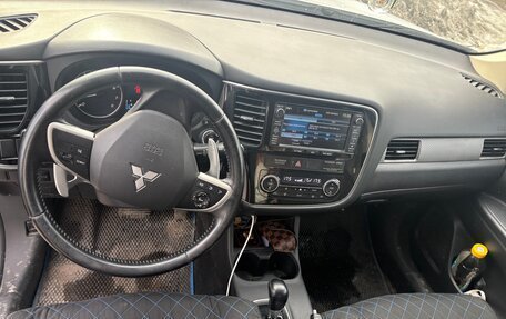 Mitsubishi Outlander III рестайлинг 3, 2012 год, 1 350 000 рублей, 9 фотография