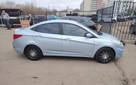 Hyundai Solaris II рестайлинг, 2013 год, 640 000 рублей, 3 фотография