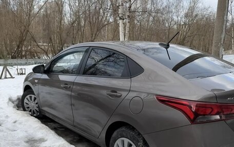 Hyundai Solaris II рестайлинг, 2021 год, 1 530 000 рублей, 3 фотография