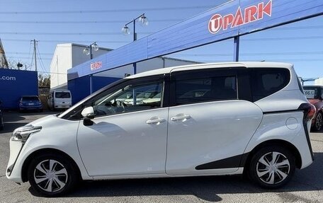 Toyota Sienta II, 2022 год, 1 430 000 рублей, 5 фотография