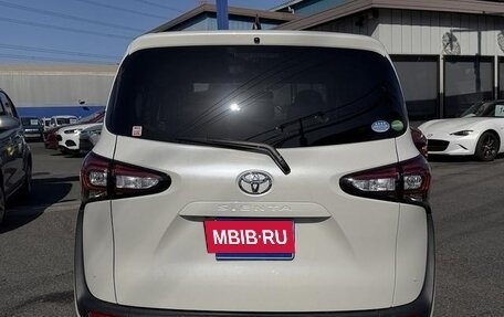 Toyota Sienta II, 2022 год, 1 430 000 рублей, 7 фотография