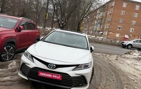 Toyota Camry, 2022 год, 3 300 000 рублей, 1 фотография