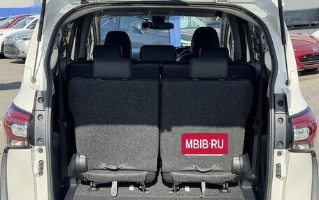 Toyota Sienta II, 2022 год, 1 430 000 рублей, 22 фотография