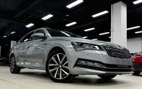 Skoda Superb III рестайлинг, 2022 год, 1 961 000 рублей, 3 фотография