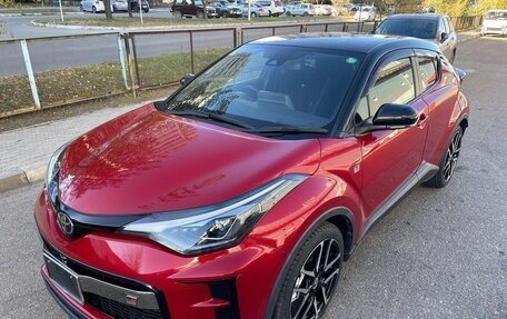 Toyota C-HR I рестайлинг, 2022 год, 1 850 000 рублей, 2 фотография