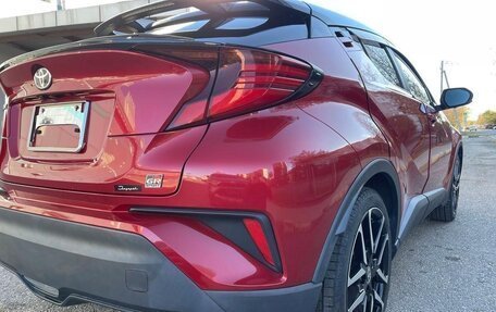 Toyota C-HR I рестайлинг, 2022 год, 1 850 000 рублей, 9 фотография