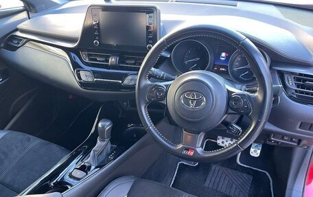 Toyota C-HR I рестайлинг, 2022 год, 1 850 000 рублей, 12 фотография