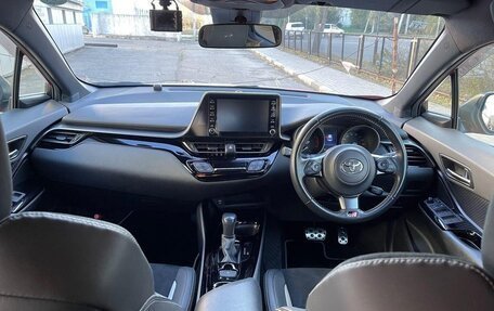 Toyota C-HR I рестайлинг, 2022 год, 1 850 000 рублей, 16 фотография